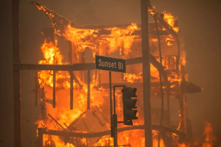 incendio em los angeles palisades malibu